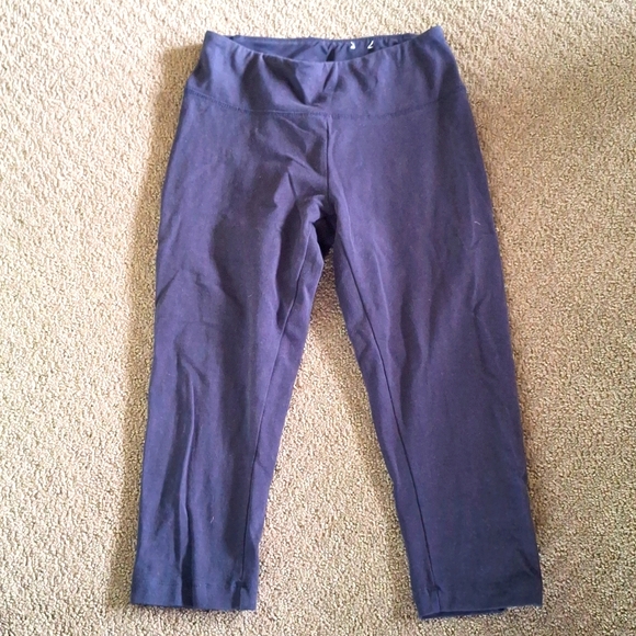 Women's Capris - Picture 1 of 2